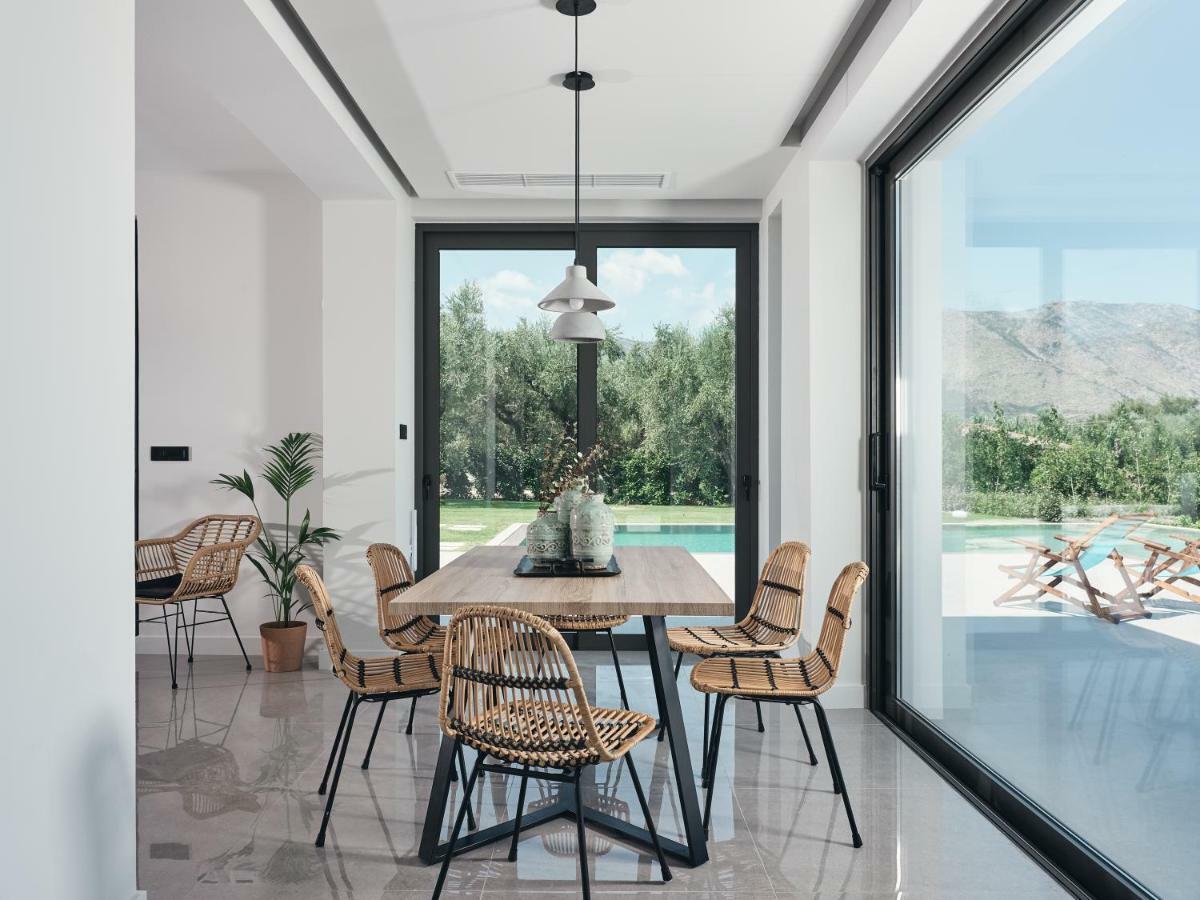 Drallos Luxury Villa Alykanas  Exteriör bild